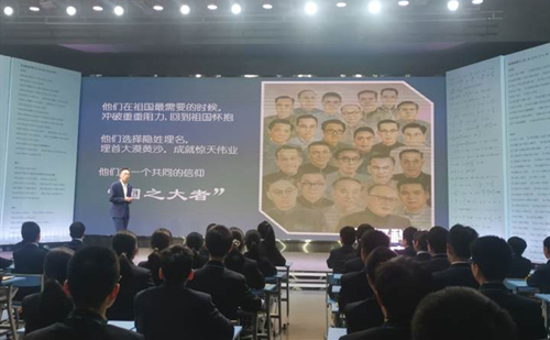 Scientist gives uplifting speech to Zhejiang adolescents