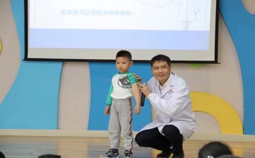 Cai Yuwei: A tireless medical hero