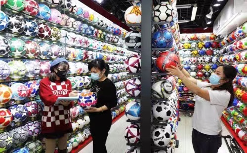 Yiwu sees 70% of market share in World Cup merchandise