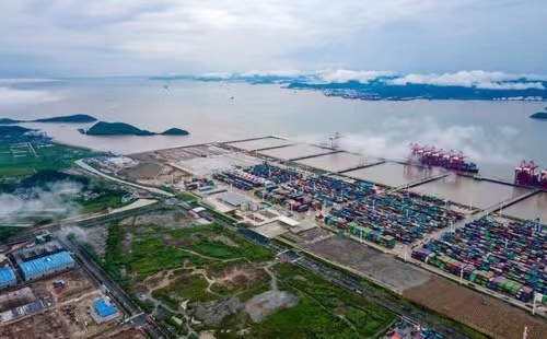 China's Ningbo-Zhoushan Port launches sea-rail container transport