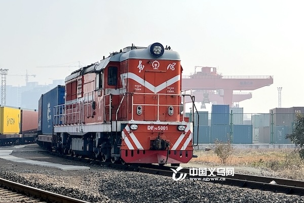 Yixin'ou freight trains continue to operate during Spring Festival