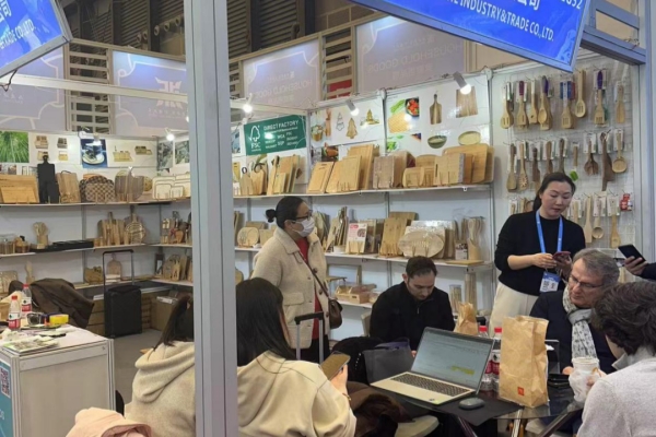 Qingyuan bamboo enterprises share innovative achievements with world