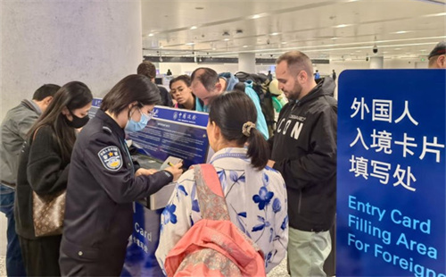 Hangzhou welcomes first batch of visa-free entry personnel