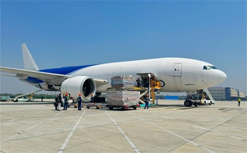 Hangzhou airport expands air freight capacity to North America