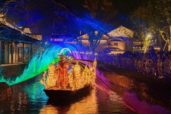 A glimpse into Jiaxing's luminous waters