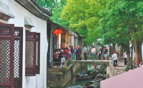 Tracing a young master's footsteps in Shaoxing