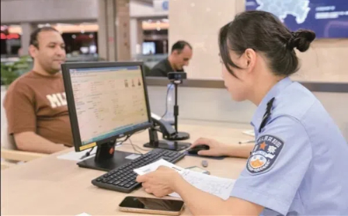 Taizhou inaugurates first visa service point for foreigners