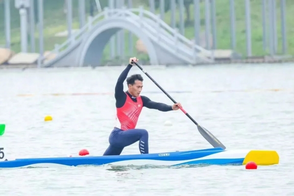 Huzhou's Ji Bowen advances to canoe semi-finals