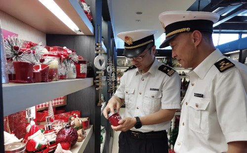 Exporters getting in Christmas spirit