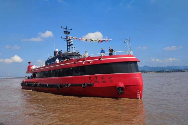 China's first hybrid new energy vessel begins operating in Taizhou