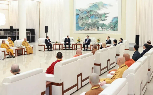 Senior Chinese leader stresses Buddhist community's role in promoting world peace