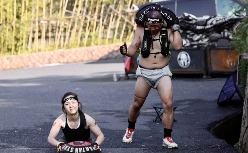 Young woman in wheelchair defies odds to complete Spartan Race