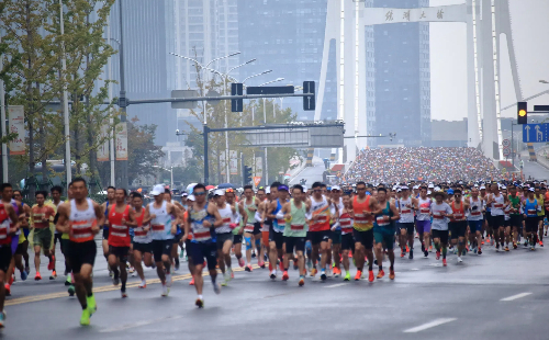 Shaoxing's streets pulse with 28,000 runners