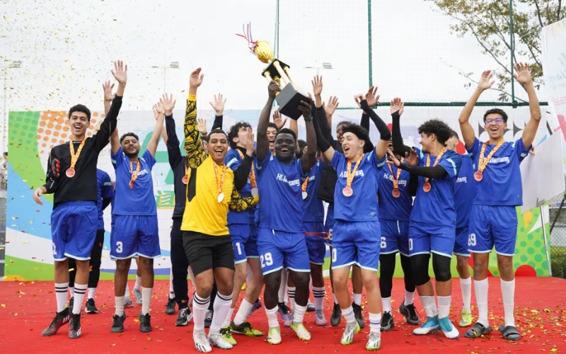 Intl students score big at soccer tournament in Hangzhou