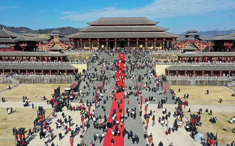 Zhejiang draws 35.67 million tourists over holiday