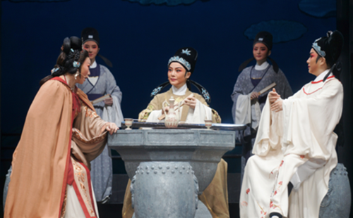 Traditional opera show goes online