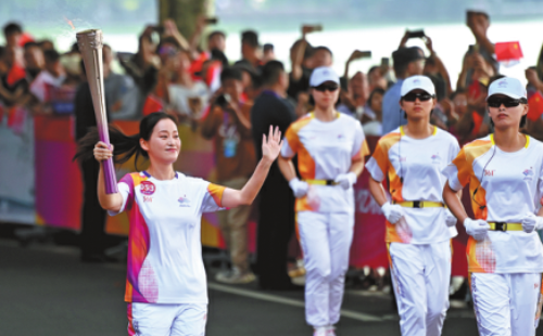 Torch relay of 19th Asian Games kicks off in Hangzhou
