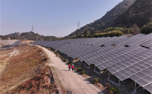Zhejiang's first integrated solar and storage landfill project begins operating