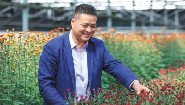 Flower grower sees business blossom