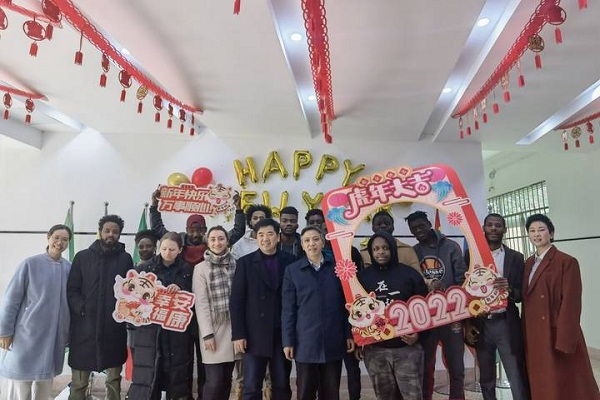 ​Foreign teachers and students from Jinhua Polytechnic stay put to celebrate Spring Festival