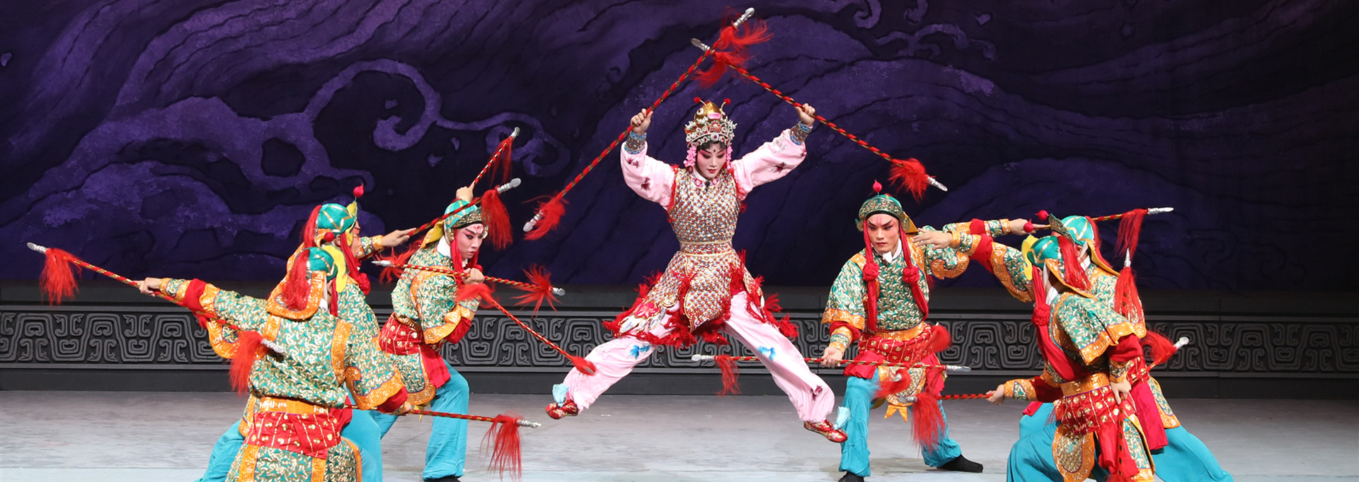 Hong Kong audience mesmerized by Zhejiang's Wuju Opera 