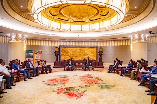 Jinhua mayor meets with Tanzanian delegation