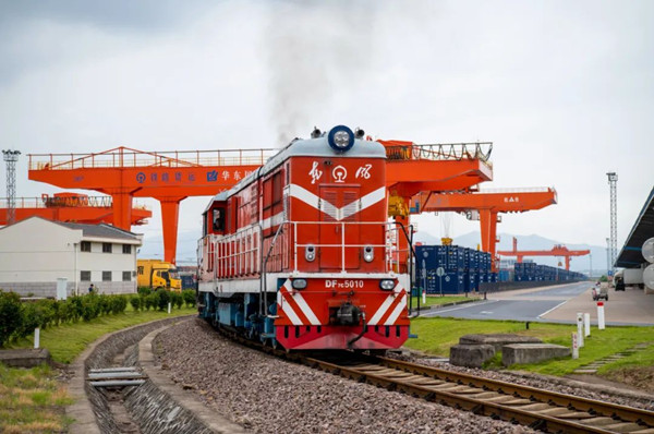 Jinhua's railway freight to Vientiane experiences robust growth in 2023