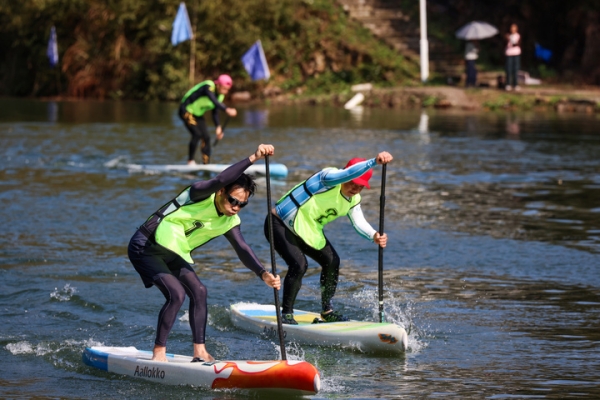 Pan'an hosts paddleboarding race