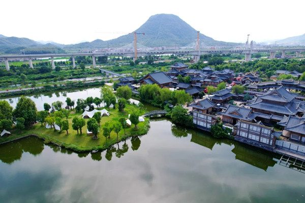 Jinhua sees tourism boom during May Day holiday