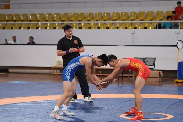 Wrestling competition held in Jinhua