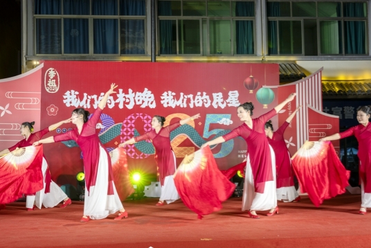 Expats, locals celebrate Spring Festival in Jinhua