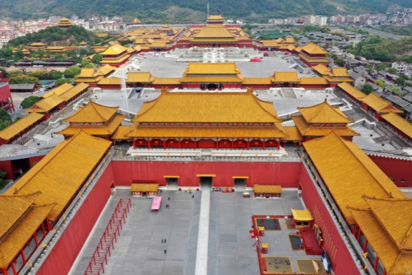 Jinhua's Hengdian invites global tourists on a cinematic journey