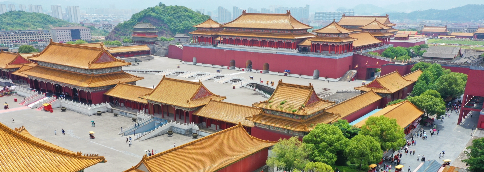 Jinhua's Hengdian invites global tourists on a cinematic journey