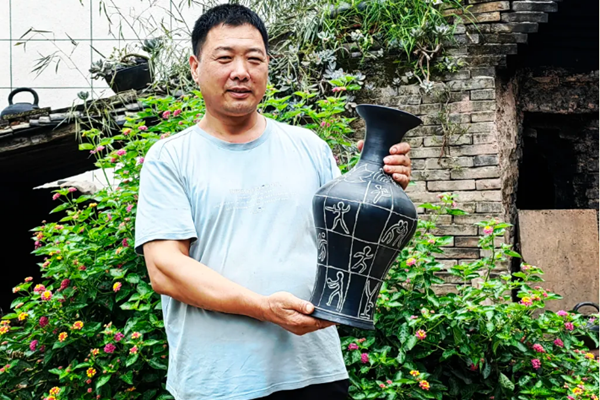 When black pottery artifacts meet the Asian Games