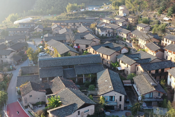 Go on a tour of Yangpen village