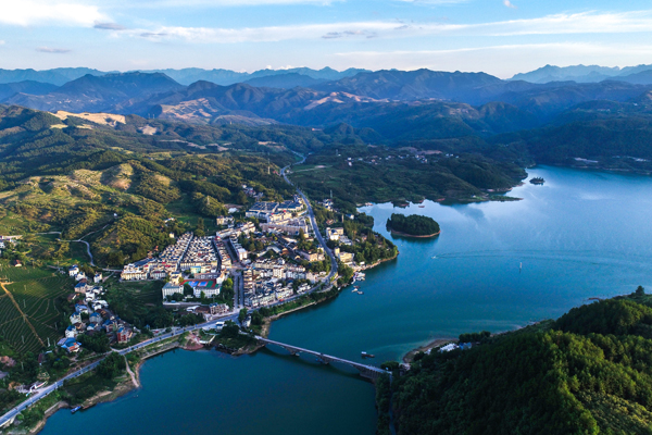 遂昌县湖山乡-丽水日报视觉中心-雷宁-600-400.jpg