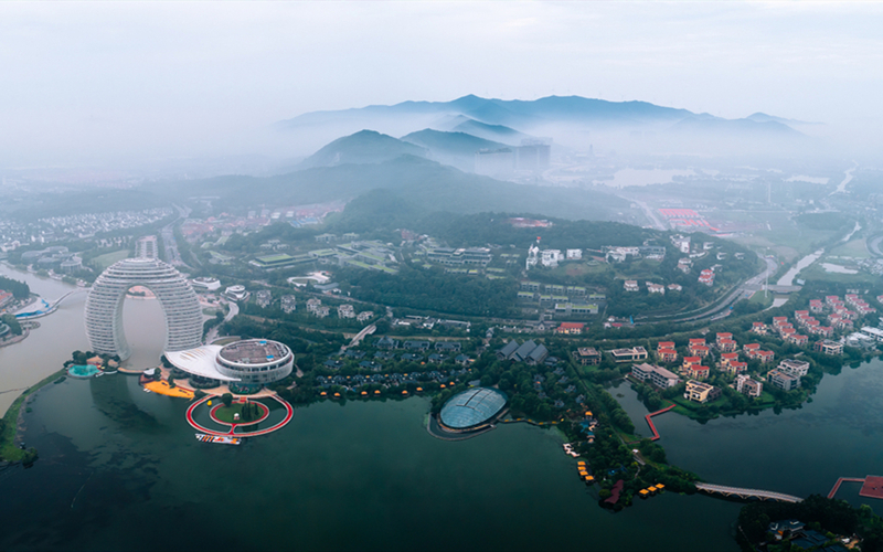 Taihu Lake in Zhejiang.jpg