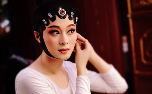 Yueju Opera performer to attend provincial sessions