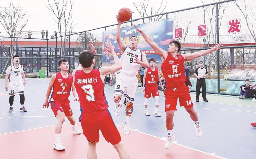 Amateurs play pro ballers in Shaoxing