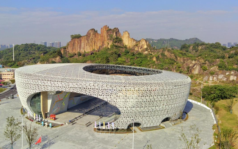 Beautiful climbing center takes it to the next level