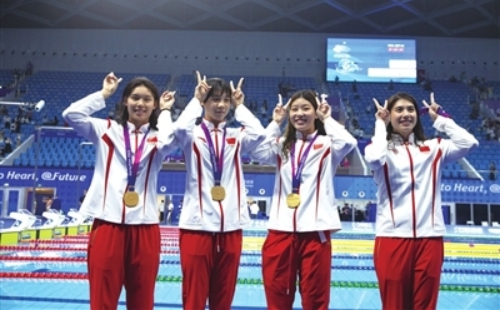 Shaoxing athlete secures gold in 4x100m freestyle relay