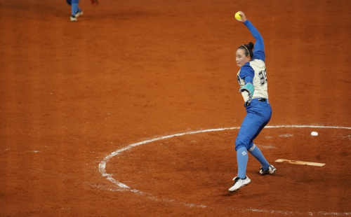Chinese softball ace: New Shaoxing resident competes at doorstep