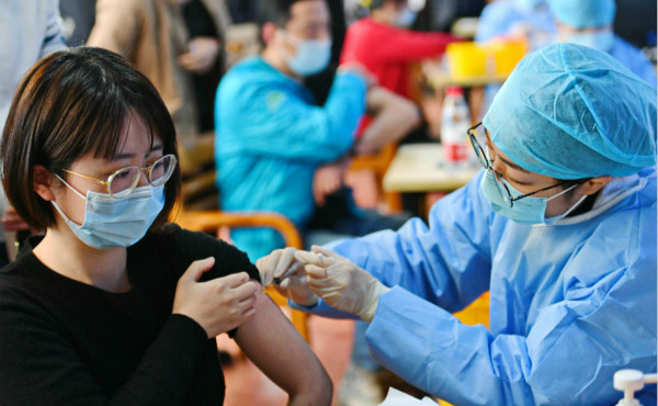Zhejiang to extend mass vaccination program to minors aged 12-17