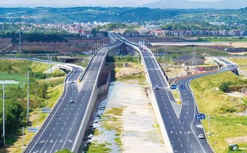 Zhejiang accelerates formation of 1-hour traffic circles