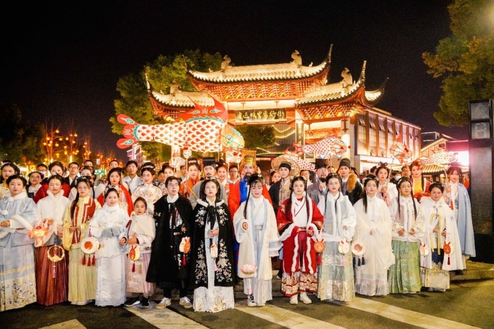 Shaoxing's 'Village Spring Festival Gala' showcases rural charm