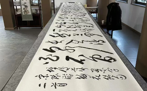 Shaoxing marks poet's 900th birthday with monumental scroll