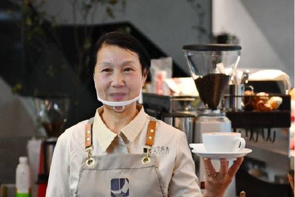 Shaoxing farmer becomes barista in village