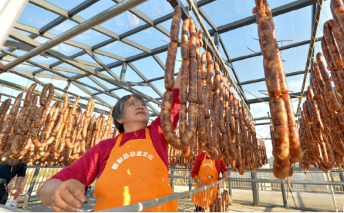 Shaoxing sausage workshop begins operation