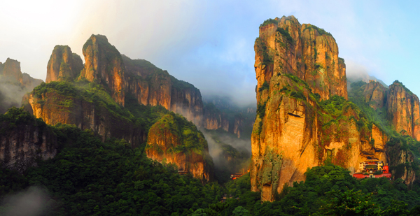 灵峰全景 胡安明 摄-600.jpg