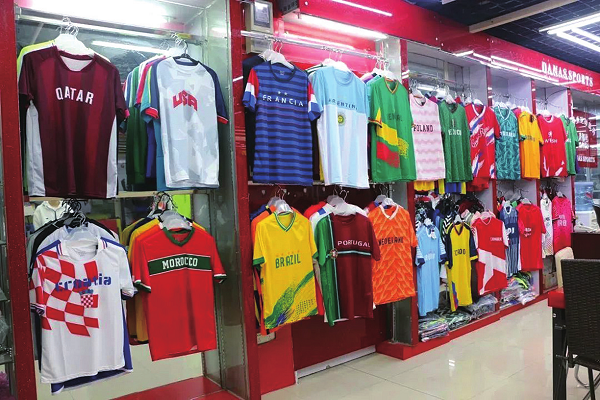 Wenzhou merchant makes original football jerseys for World Cup 